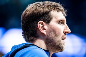 多伦多猛龙训练开放日，国际比赛日主帅复盘引欢呼，欧联在即，临场指挥获称赞的简单介绍