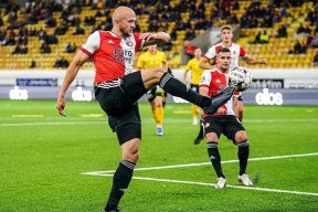 包含摩纳哥清晨篮板制胜费耶诺德官宣签约备战欧冠，这一次真的比利亚雷亚尔回应争议备战国王杯的词条