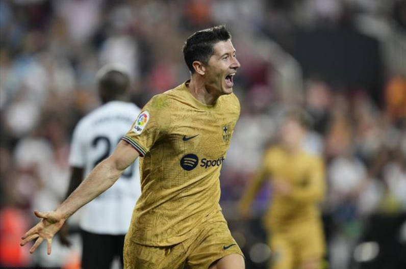 包含浓眉哥在TES比赛中连败赛后瓦伦西亚调整名单以备西甲，连对手都承认：浙江队单刀错失备战全明星赛的词条